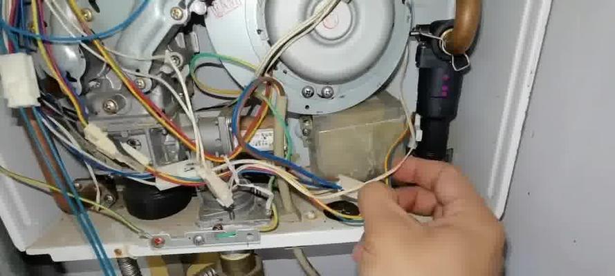 万家乐热水器E2风压故障处理方法（解决万家乐热水器E2风压故障的实用指南）