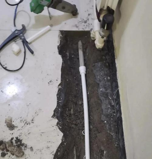 家里地暖漏水怎么办（应对家庭地暖漏水的有效方法）