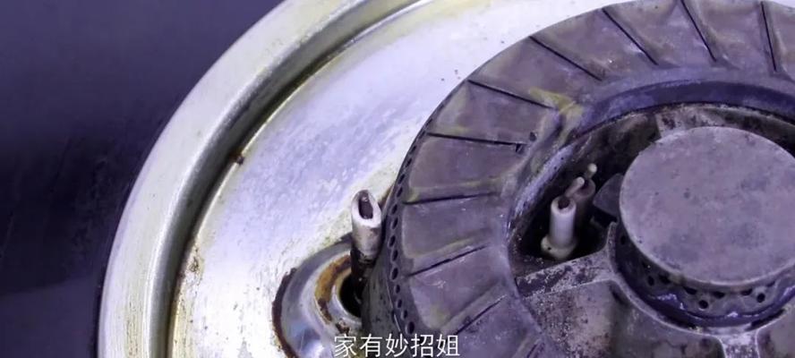 燃气灶外壳破了怎么修复？（一些简单的修复方法可以帮助你恢复燃气灶外壳的完整性）