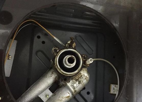 如何应对显示器高压包打火问题？（解决显示器高压包打火问题的有效方法）
