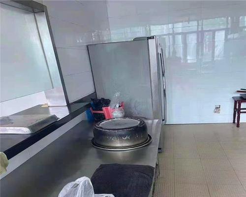 金山区油烟机清洗方法（快速有效的清洁技巧和注意事项）