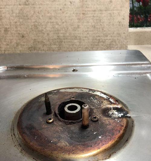 食堂燃气灶回火处理方法（有效防范食堂燃气灶回火事故，保障食堂用餐安全）