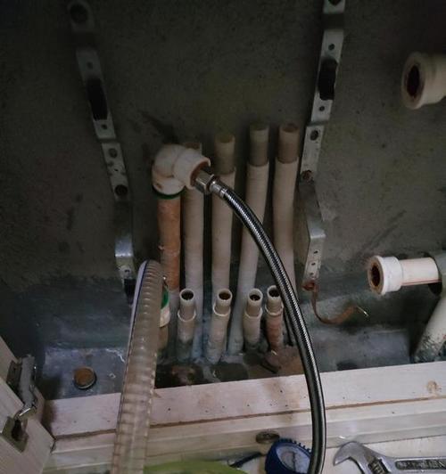 解决地暖无法使用热水器的问题（提供实用解决方案，让您享受温暖的冬日生活）