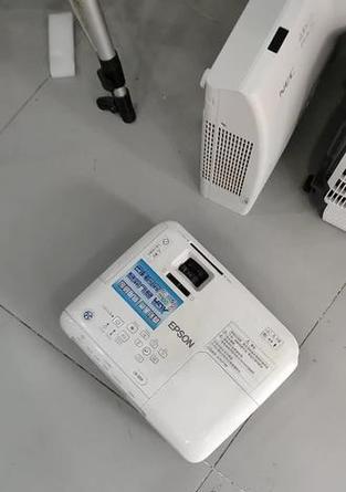 投影仪黑屏重启原因揭秘（探索投影仪黑屏的常见原因及解决方法）