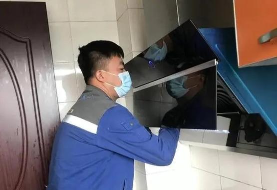 酒店油烟机清洗指南（了解如何正确清洗上海酒店油烟机）