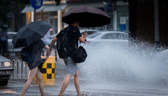 台风“杨柳”今晚到明晨在粤闽交界登陆,广东多地暴雨大暴雨来袭