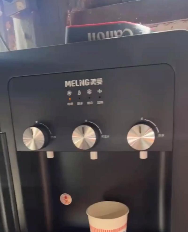 揭秘饮水机开关漏水之谜（探索漏水原因和解决方法）