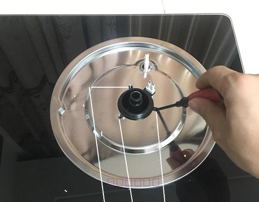 燃气灶灶头拆除方法（简明教程让您轻松拆除灶头）