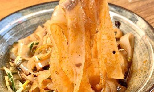电饭煲做凉皮不成形的解决方法（如何通过简单的步骤让电饭煲制作凉皮更好）