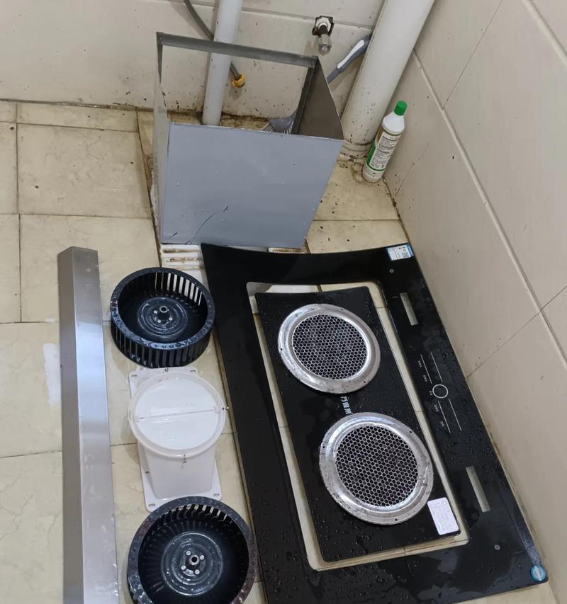 老式油烟机内机清洗方法（彻底清洁老式油烟机内机）