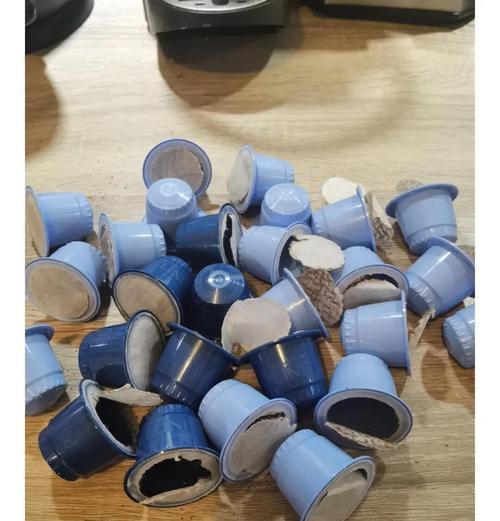 解决咖啡机堵塞问题的有效方法（教你如何轻松解决咖啡机堵塞的麻烦）