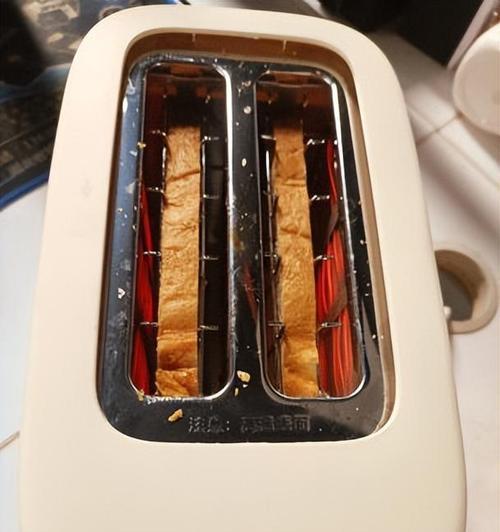 如何修理烤面包机（解决烤面包机故障的简易方法）