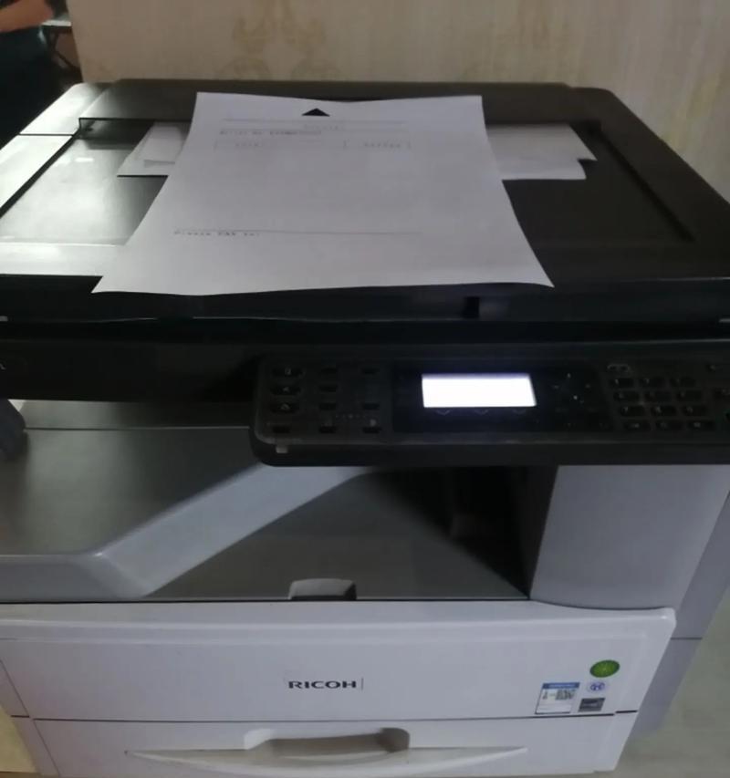 复印机黑纸的原因及解决方法（探究复印机出现黑纸的原因）