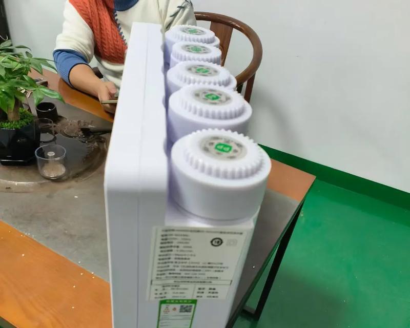 净水器水箱漏水维修费用大揭秘（了解净水器水箱漏水维修费用的关键因素）