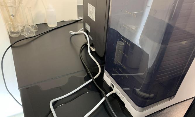 净水器水箱漏水维修费用大揭秘（了解净水器水箱漏水维修费用的关键因素）