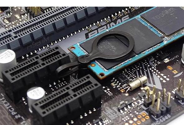 固态硬盘卡口拆卸方法是什么？拆卸时应该注意什么？