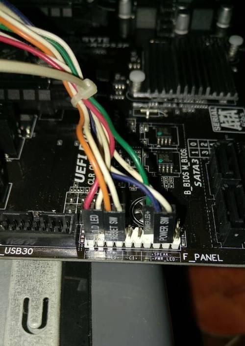 电脑电源线的正确接法是什么？接线时需要注意什么？