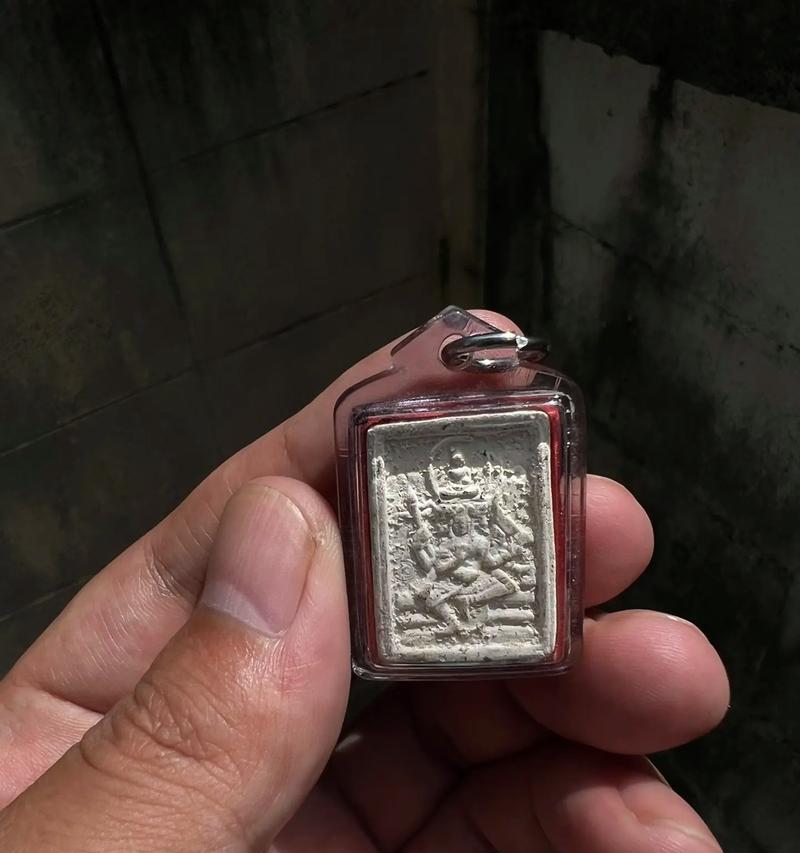 四面佛手表为什么可以带手上？四面佛手表的正确佩戴方式是什么？