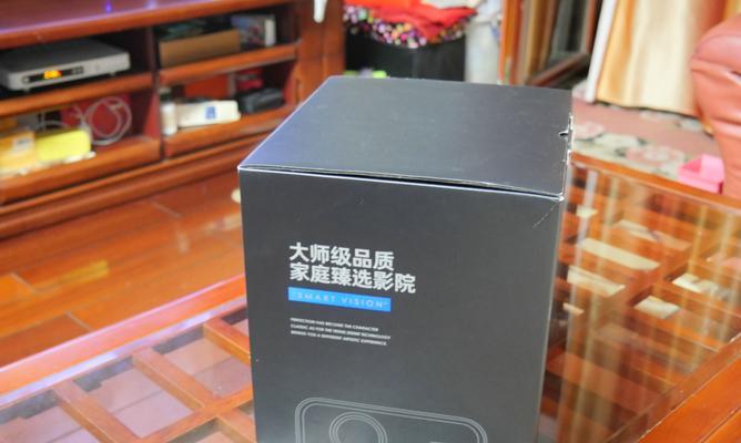 投影仪显示出一块黑影的原因及解决方法（投影仪显示异常问题分析与解决方案）