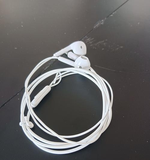 哪些耳机具有小巧的收纳设计？