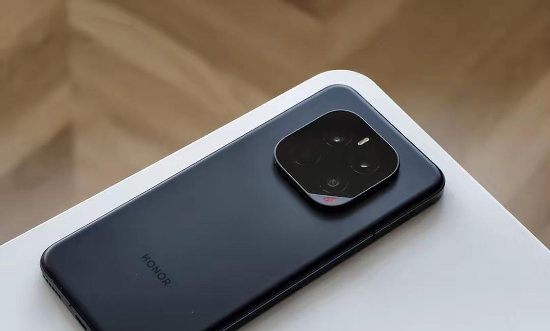 荣耀经常“卖断货”的手机，16+1TB跌至“新低价”，还有7200mAh