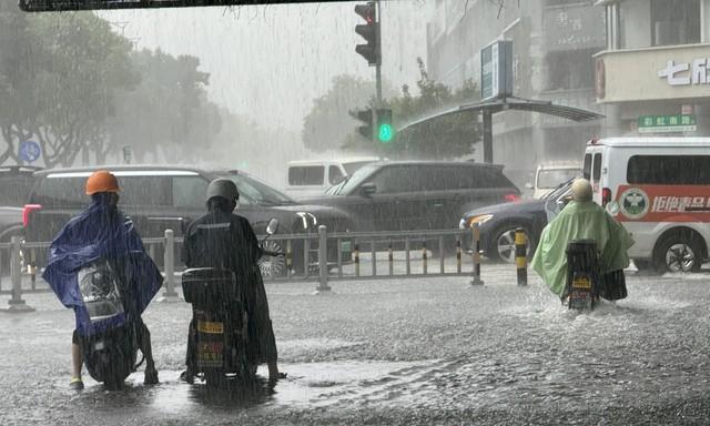 新台风已生成，新一轮强降雨凶猛来袭，明天8号大雨暴雨分布如下