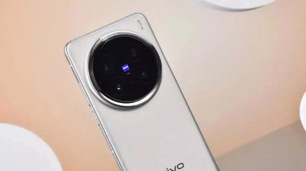 vivo目前“降价很猛”的一款手机，从5299跌至3599元，价格大跳水